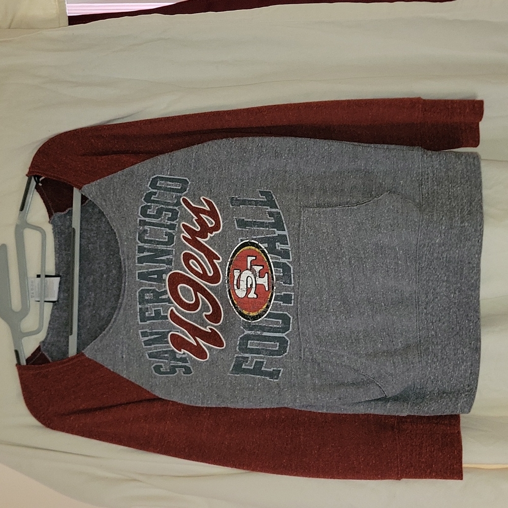 SF 49er's top size small